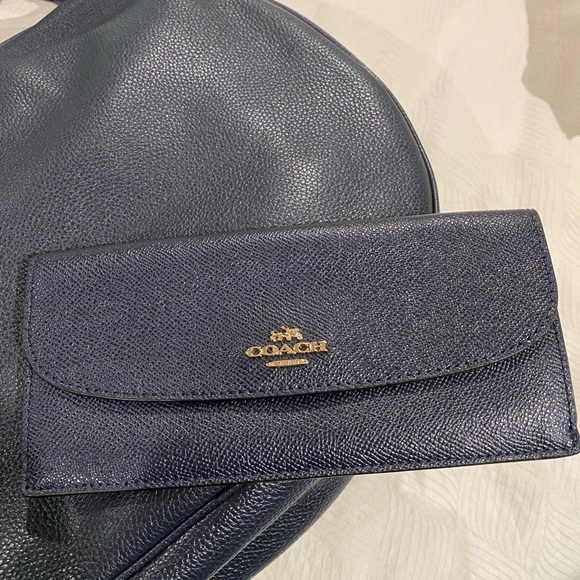 Navy blue COACH crossbody and matching wallet - Picture 14 of 14